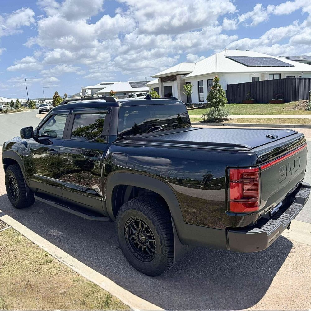 CLEARANCE CLEARANCE Cobra 4X4 Retractable Roller Shutter fits BYD Shark 6 2024 Onwards Tub Manual Tonneau Roll Cover Black