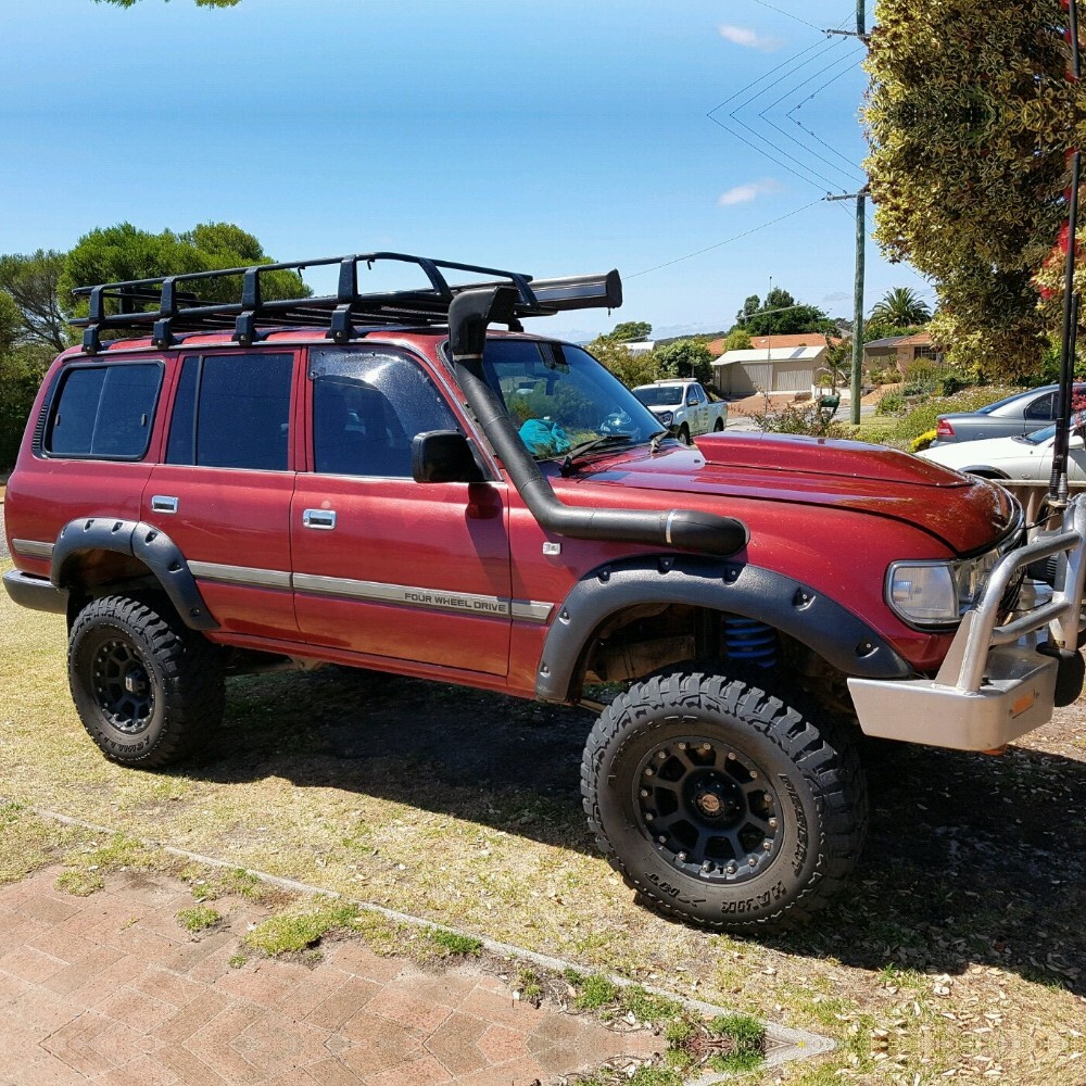 Jungle Flares suitable for 1990-98 Landcruiser 80 Series 