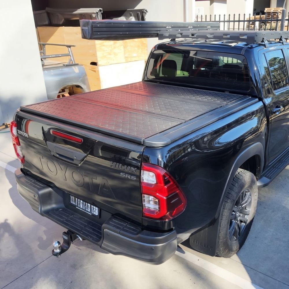 Clearance Foldable Sliding Hard Lid Trifold Aluminium Tonneau Cover Fits Toyota Hilux 2015 - 2025 SR5