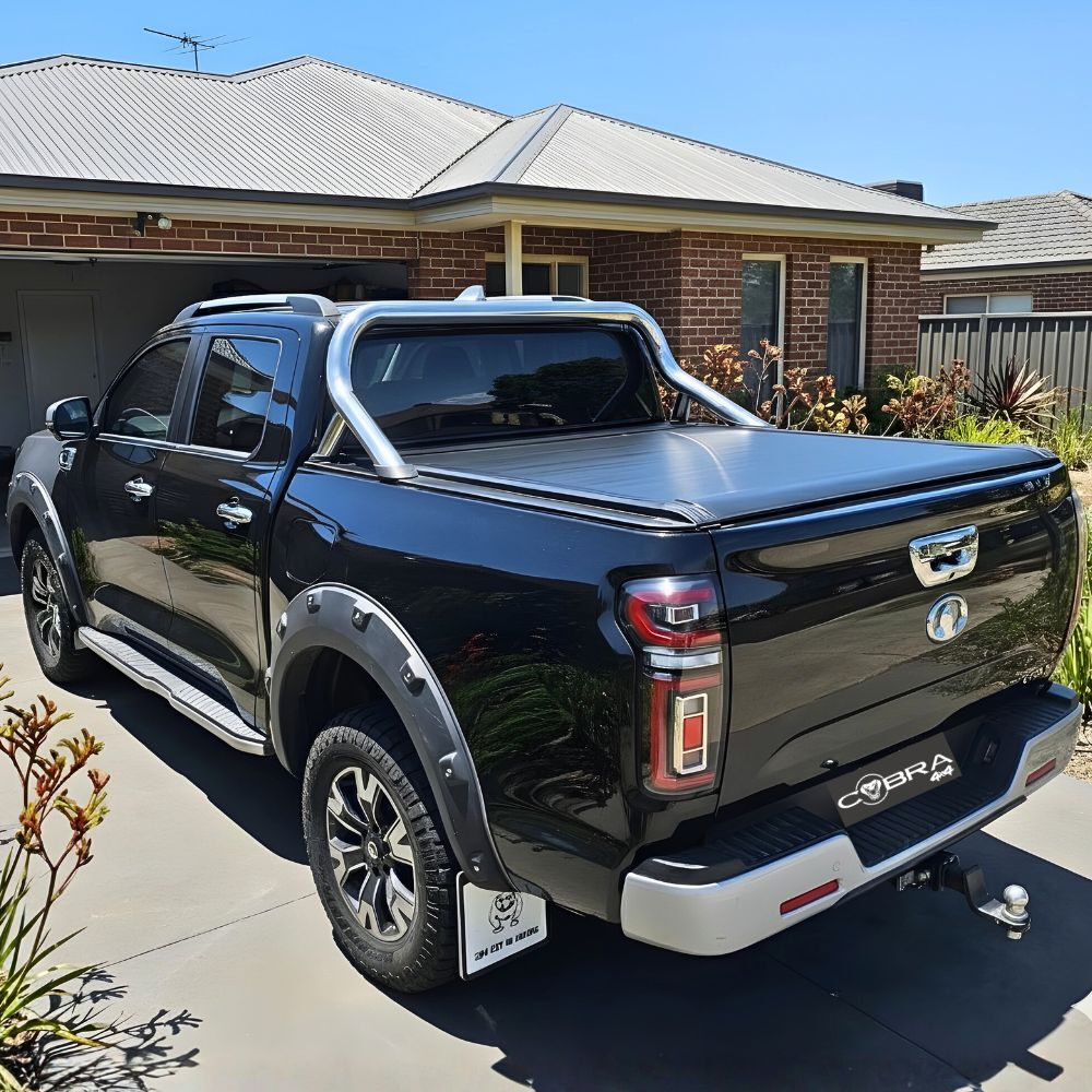 Cobra 4X4 M-Spec Electric Retractable Roller Shutter fits Great Wall Motor GWM Cannon 2020 - 2024 Tub Tonneau Roll Cover Black Lid