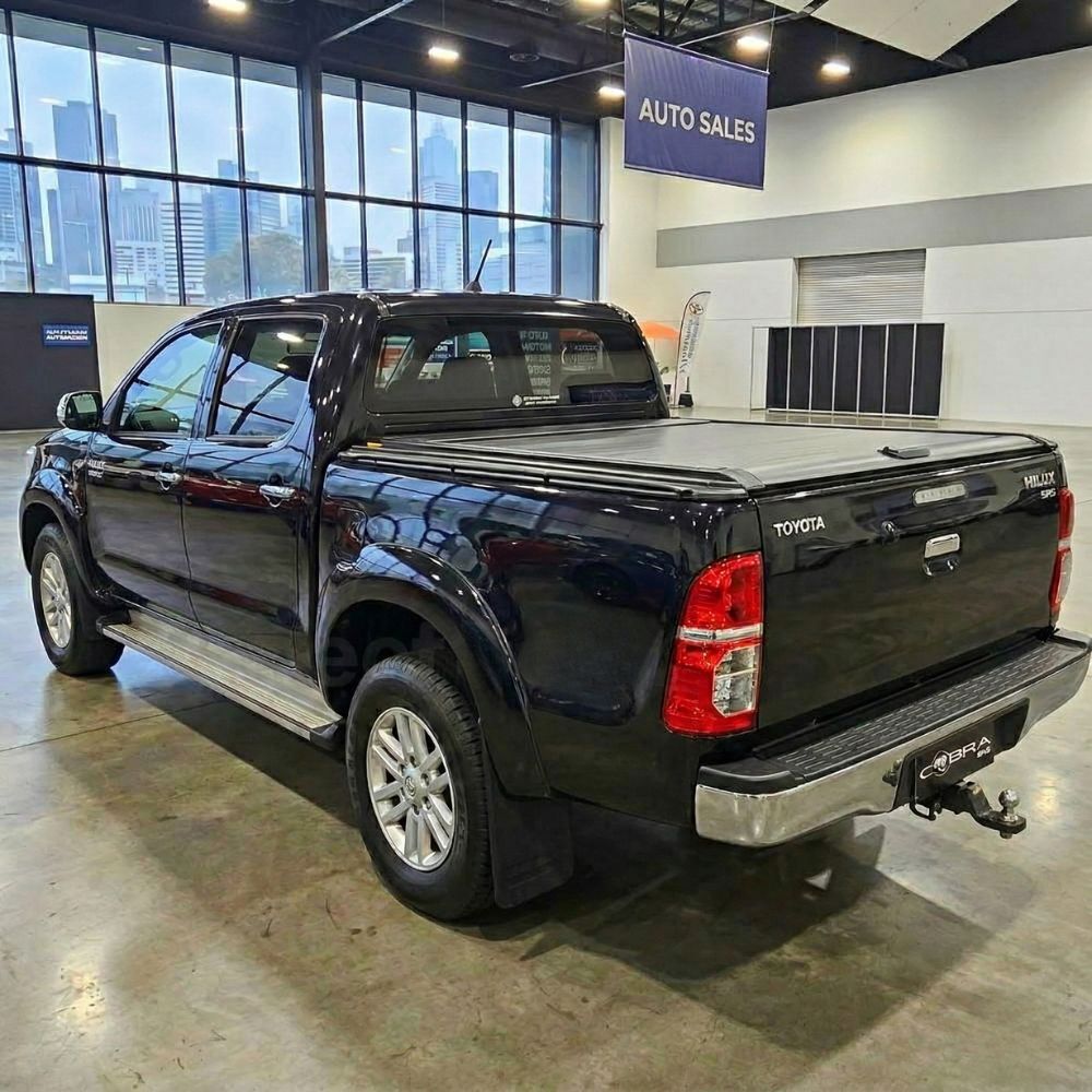 Cobra 4X4 M-Spec Retractable Roller Shutter fits Hilux Dual Cab SR5 N70 2005 - 2015 Tub Manual Tonneau Roll Cover Black Lid