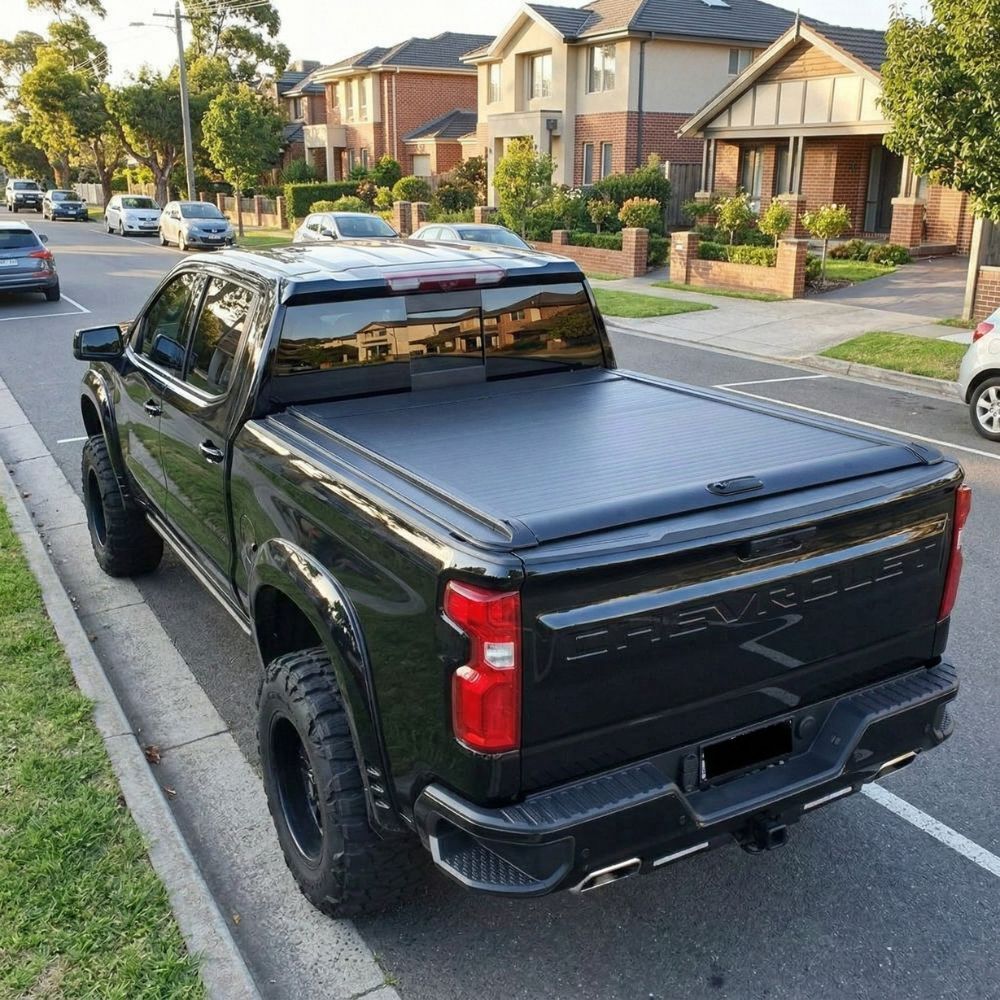 Cobra 4X4 M-Spec Retractable Roller Shutter fits Silverado 1500 5.8' Tub 2014 Onwards Manual Dual Cab Tonneau Roll Cover Black Lid