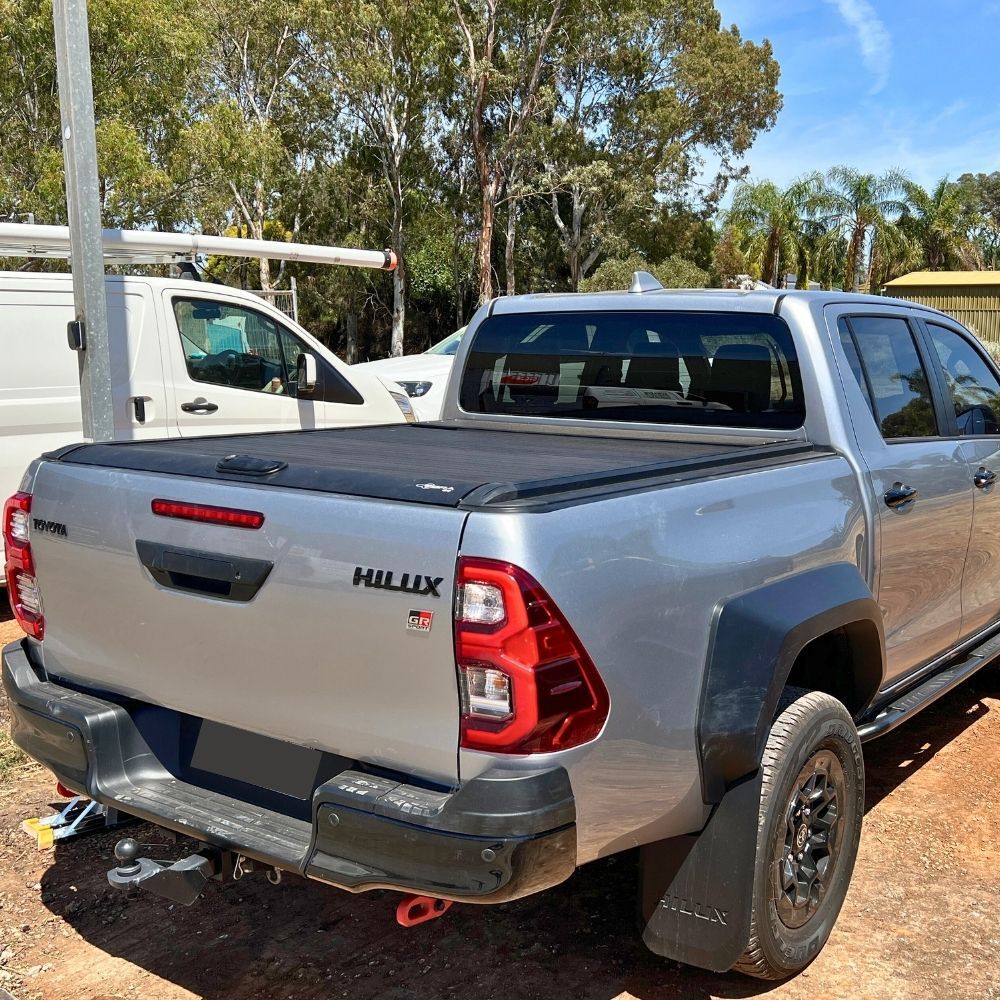 Retractable Roller Shutter fits Hilux 2015+ Onwards SR5 Tub Manual Tonneau Roll Cover Black