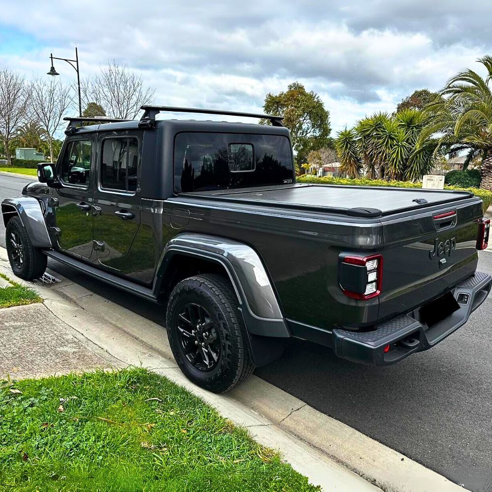 Premium Cobra 4x4 Retractable Manual Roller Shutter Fits Jeep JT Gladiator Tub Tonneau Roll Cover Black