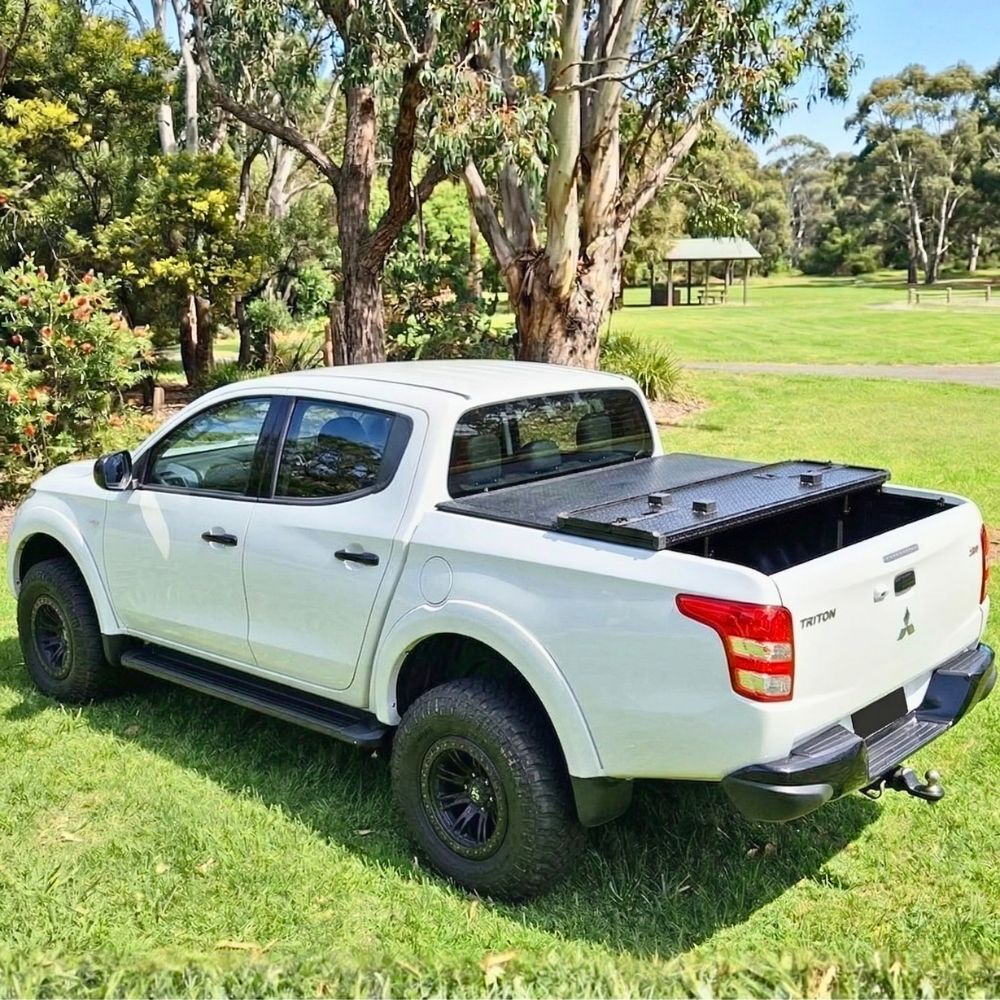 Premium Trifold Aluminium Foldable Hard Tub Lid Tonneau Cover Fits Triton MQ MR 2015 - 2023