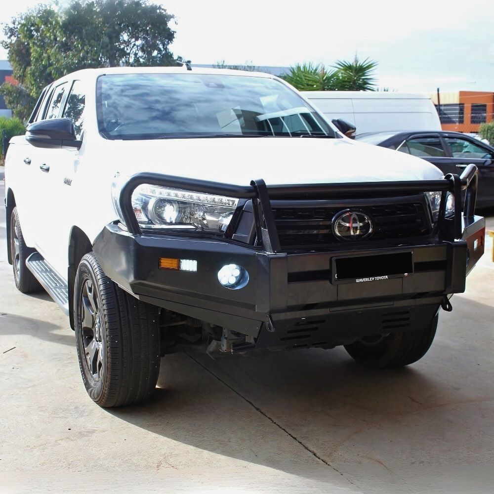 Heavy Duty Steel Bull Bar Bullbar Suits Hilux 2015 - 2020 (Early) Winch Compatible Bar