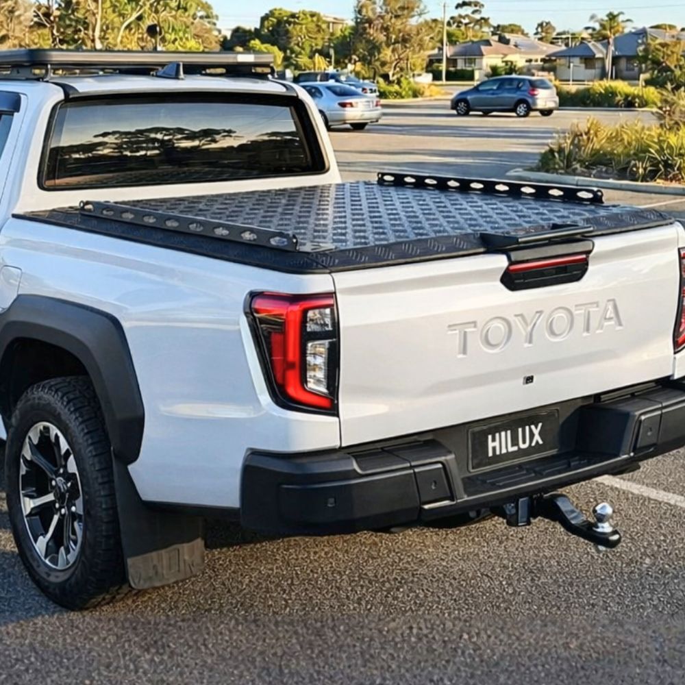 Lockable Aluminium Hard Tub Lid Fits Toyota Hilux 2026 Dual cab Onwards Side Rail Tonneau Cover Gas Strut Lift